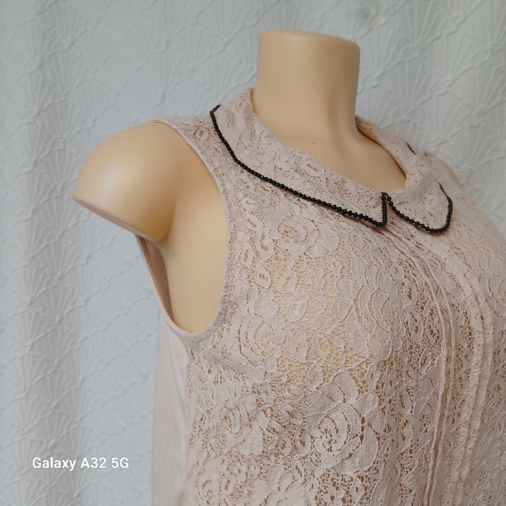 Princess Vera Wang Women Size M Pink Lace Top with Black Collar - Picture 5 of 12